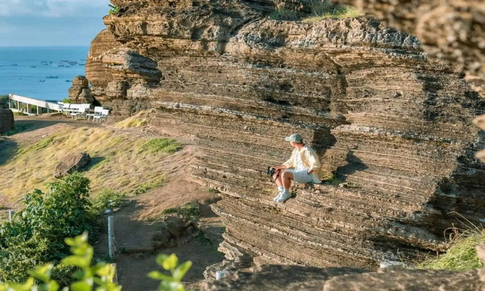 Vách đá Cao Cát đảo Phú Quý